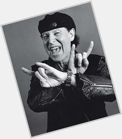 Happy birthday to golden voice : the one and only Klaus Meine ! 