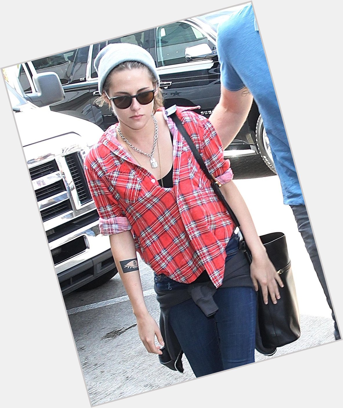 Happy birthday Kristen Stewart! Looks like she\s already received one major gift from Chanel:  