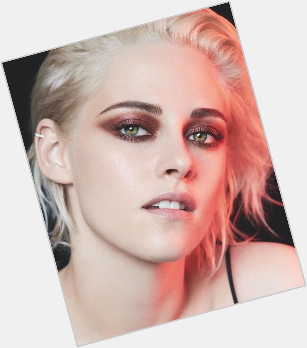 Happy birthday to the most beautiful creature to ever exist, Kristen Stewart 