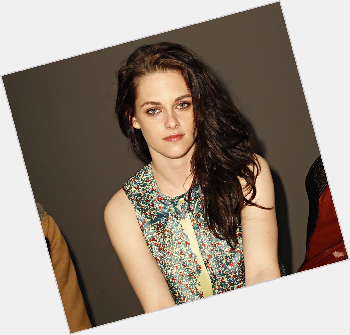 Happy birthday to my whole life, KRISTEN STEWAI LOVE YOU VERY MUCH, she is the best, she is my whole life  . 