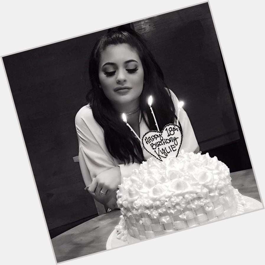 Happy birthday to the beautiful Kylie Jenner! You have grown into such a beautiful person! Don\t change for anyone  