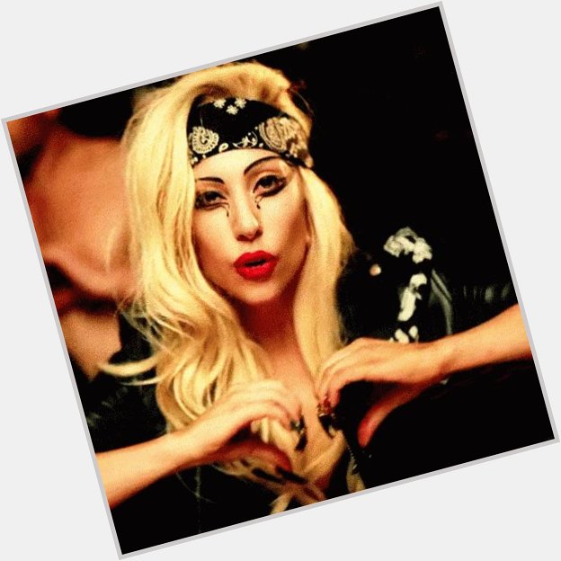 Happy BIRTHDAY ! 
Quel titre de Lady Gaga vous voulez écouter ? Dites le nous avec le 