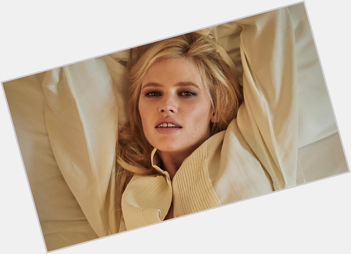 Happy Birthday to one and only Lara Stone!   