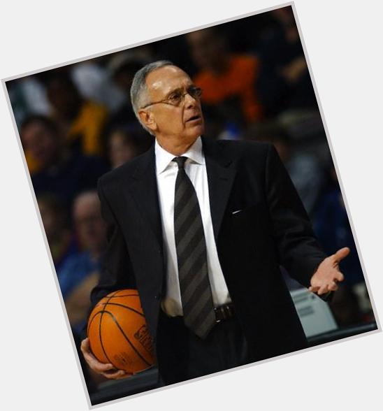 Happy bday  Larry Brown, born  in 1940.  HOF Coach who led Kansas to NCAA crown & Pistons to NBA title. 
