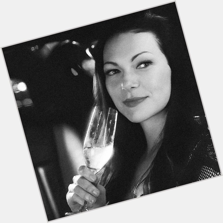 Happy Birthday Laura Prepon More tips about how to edit photo like this: 