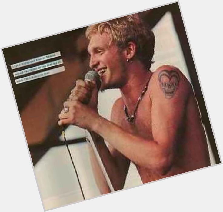 Happy 47th Birthday to Layne Staley. One of the greatest voices of rock and roll cut too short by a troubled soul. 