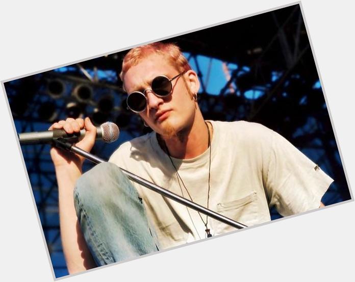 Happy 46th Birthday to one of my all time favorite musicians, Layne Staley. RIP. 