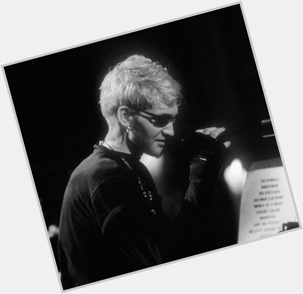 Happy birthday to the man with the greatest, the most powerful voice I\ve ever heard, Layne Staley... miss you :\( 