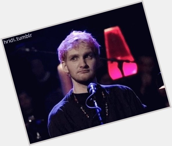 Happy birthday Layne Staley 
voice of grunge rock 
rock in peace \\m/ 