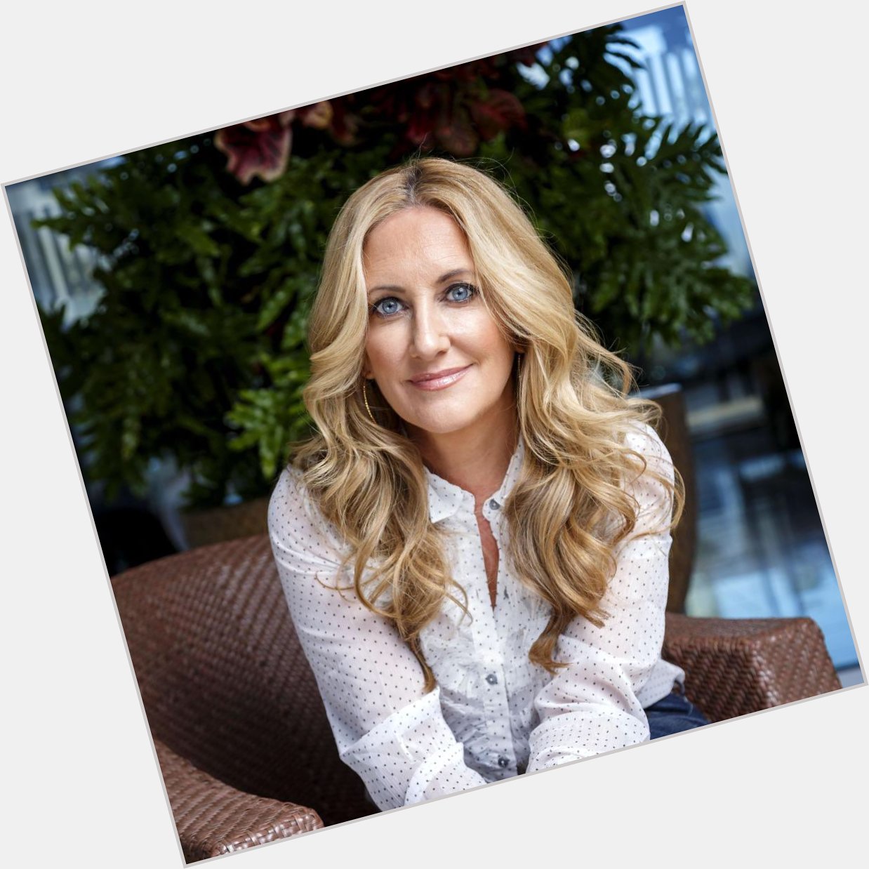 Wishing a Happy Birthday to Lee Ann Womack. She turns 52 today. 