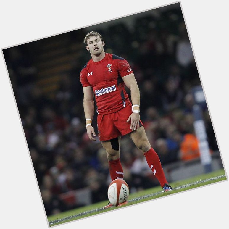 Happy Birthday to Wales & Toulon full-back Leigh Halfpenny. Have a great day and hope the recovery is going well. 