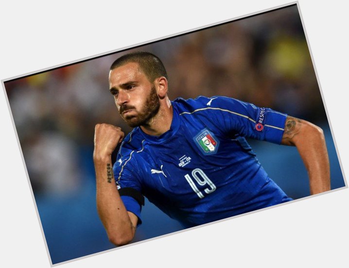 Happy birthday Leonardo Bonucci! 3  1  Today! 7  7  Caps for Italy.
LEGEND!     