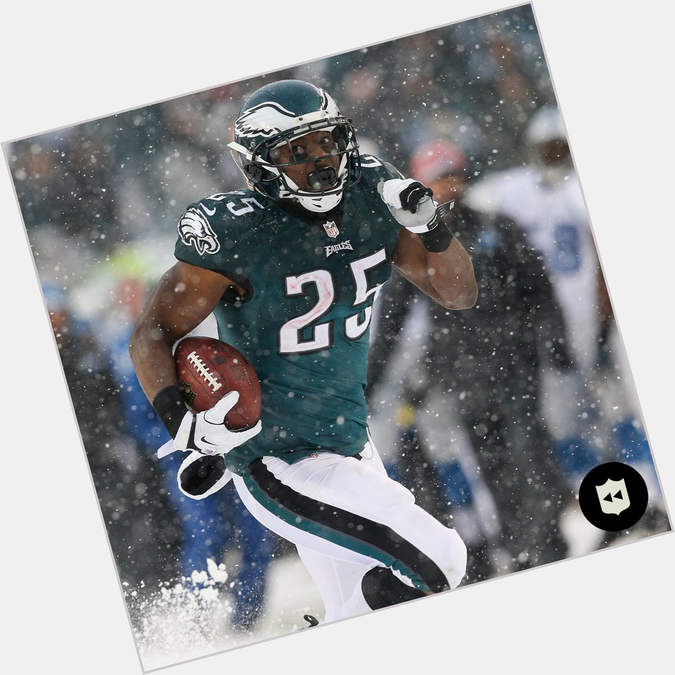  SHADY

Happy birthday to certified ankle snatcher LeSean McCoy! 