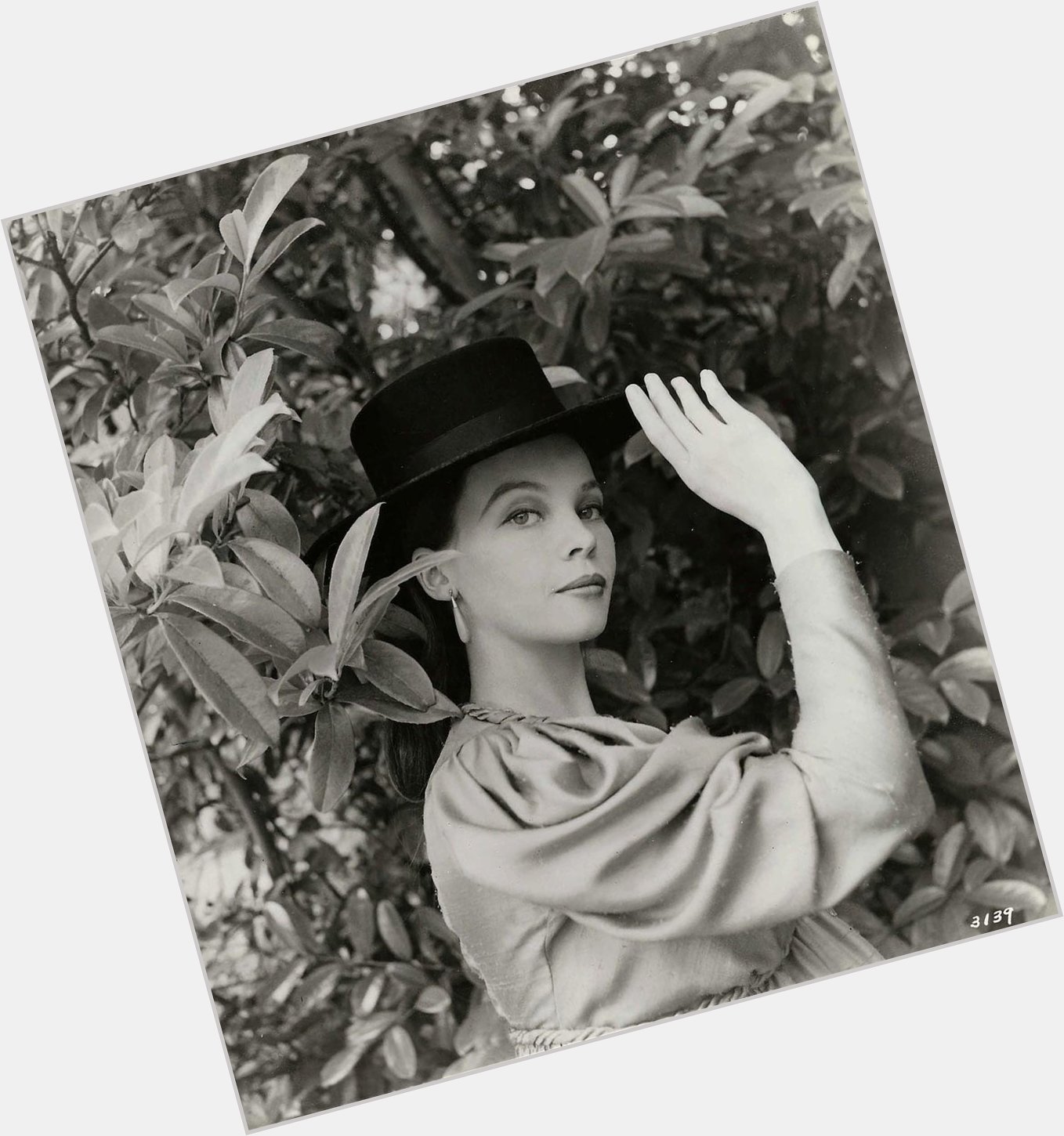 Happy Birthday, Leslie Caron!
Here she is photographed by Cecil Beaton, 1959. 