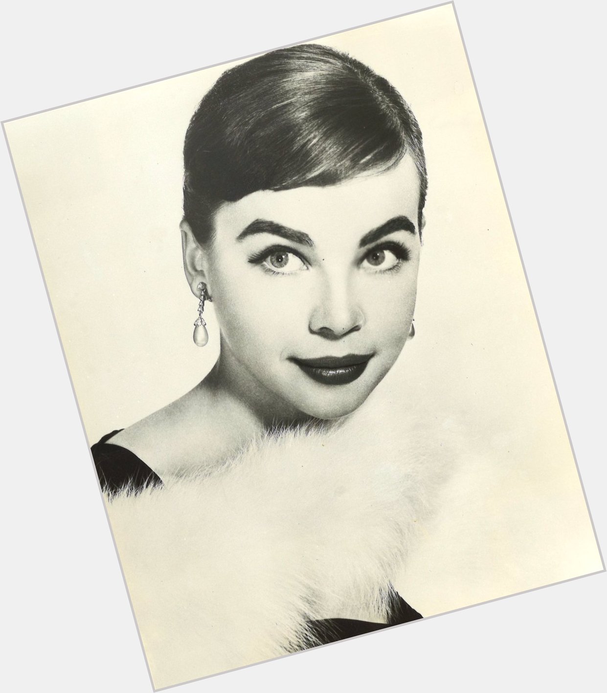 Happy 92nd Birthday, the incomparable Leslie Caron 