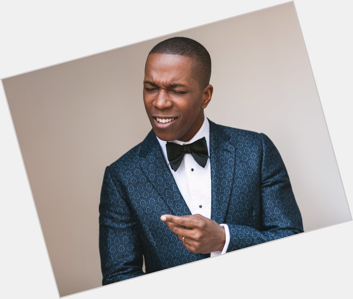 Happy birthday Leslie Odom Jr.! The ONE NIGHT IN MIAMI, HAMILTON actor is 40 years old today. 