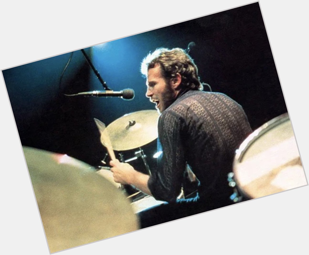 Happy Birthday to the great Levon Helm.
He was born on May 26, 1940 in Elaine Arkansas 
