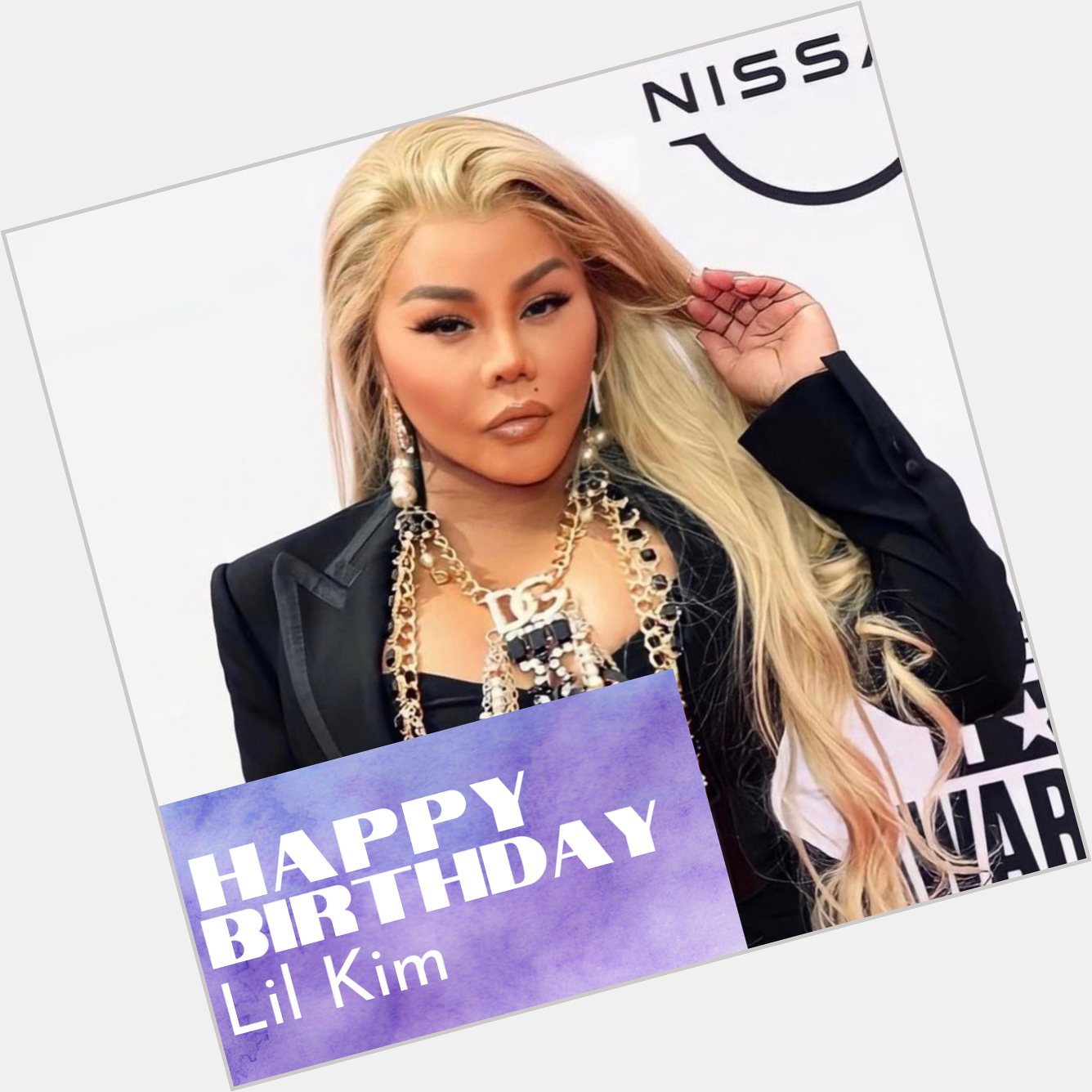  is send a HUGE Happy Birthday to the  Lil Kim!! 