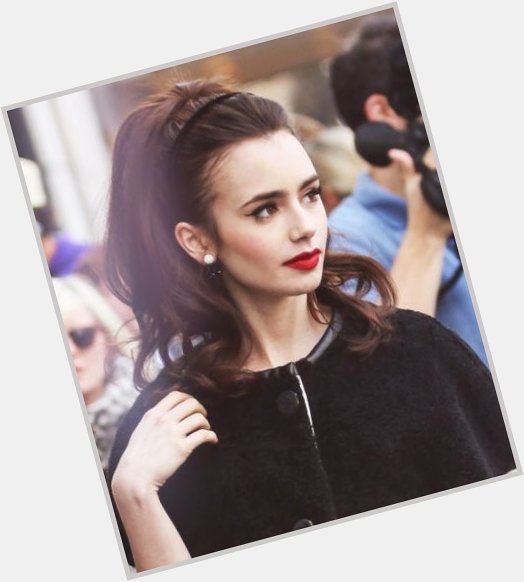 Happy birthday to my queen Lily Collins 