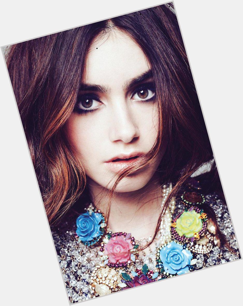 Happy birthday to the beautiful Ms. Lily Collins!!! 