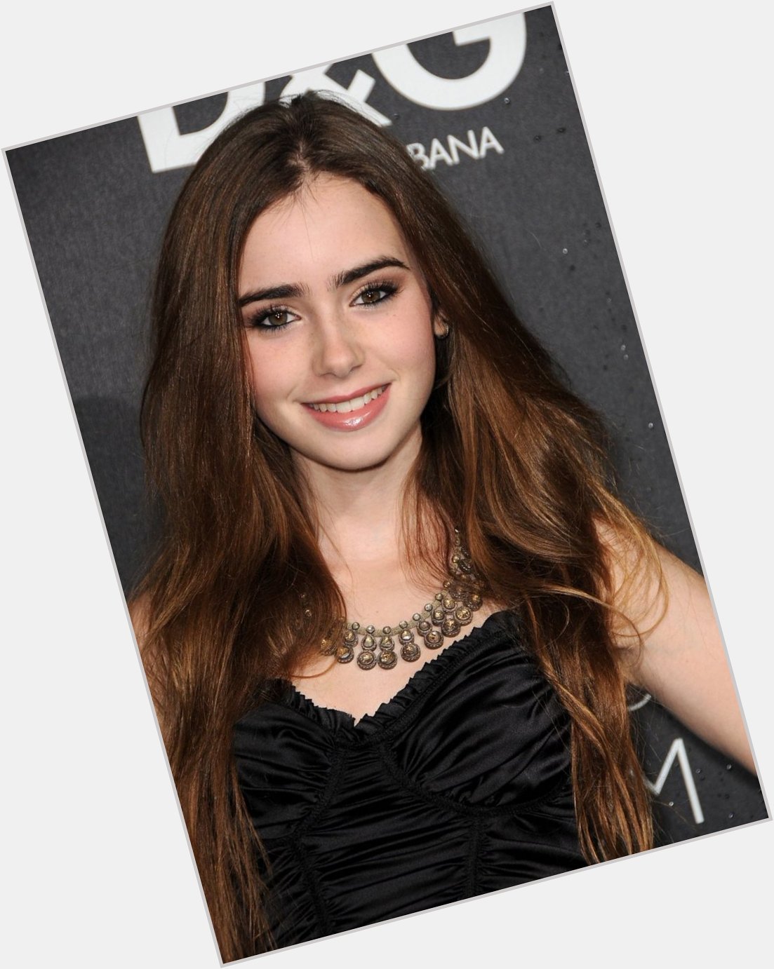 Omg it\s Lily Collins\s birthday and I didn\t know that??? Happy birthday 
