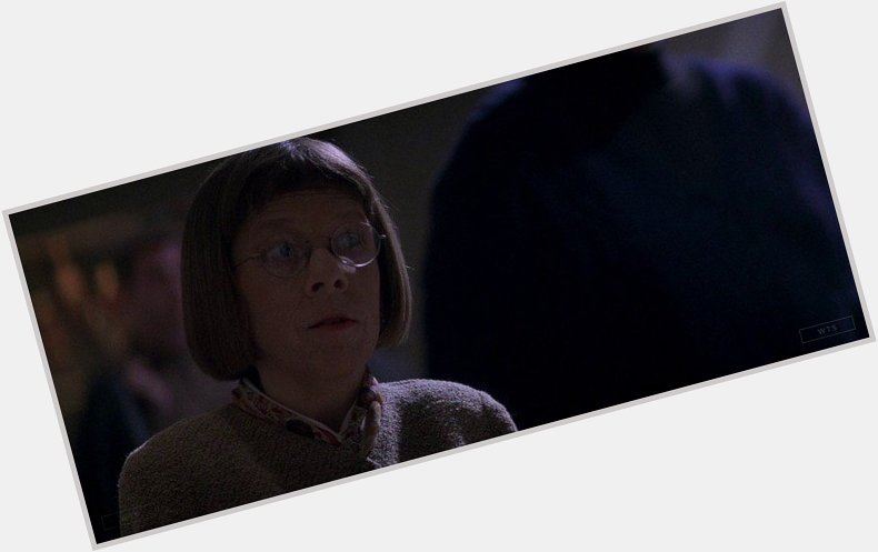 Linda Hunt is now 73 years old, happy birthday! Do you know this movie? 5 min to answer! 