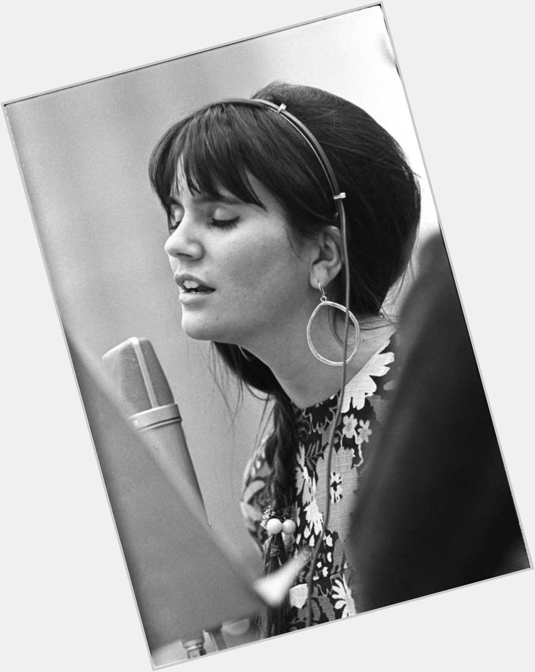 Happy 76th birthday to the amazing Linda Ronstadt who was born on this day in 1946. 