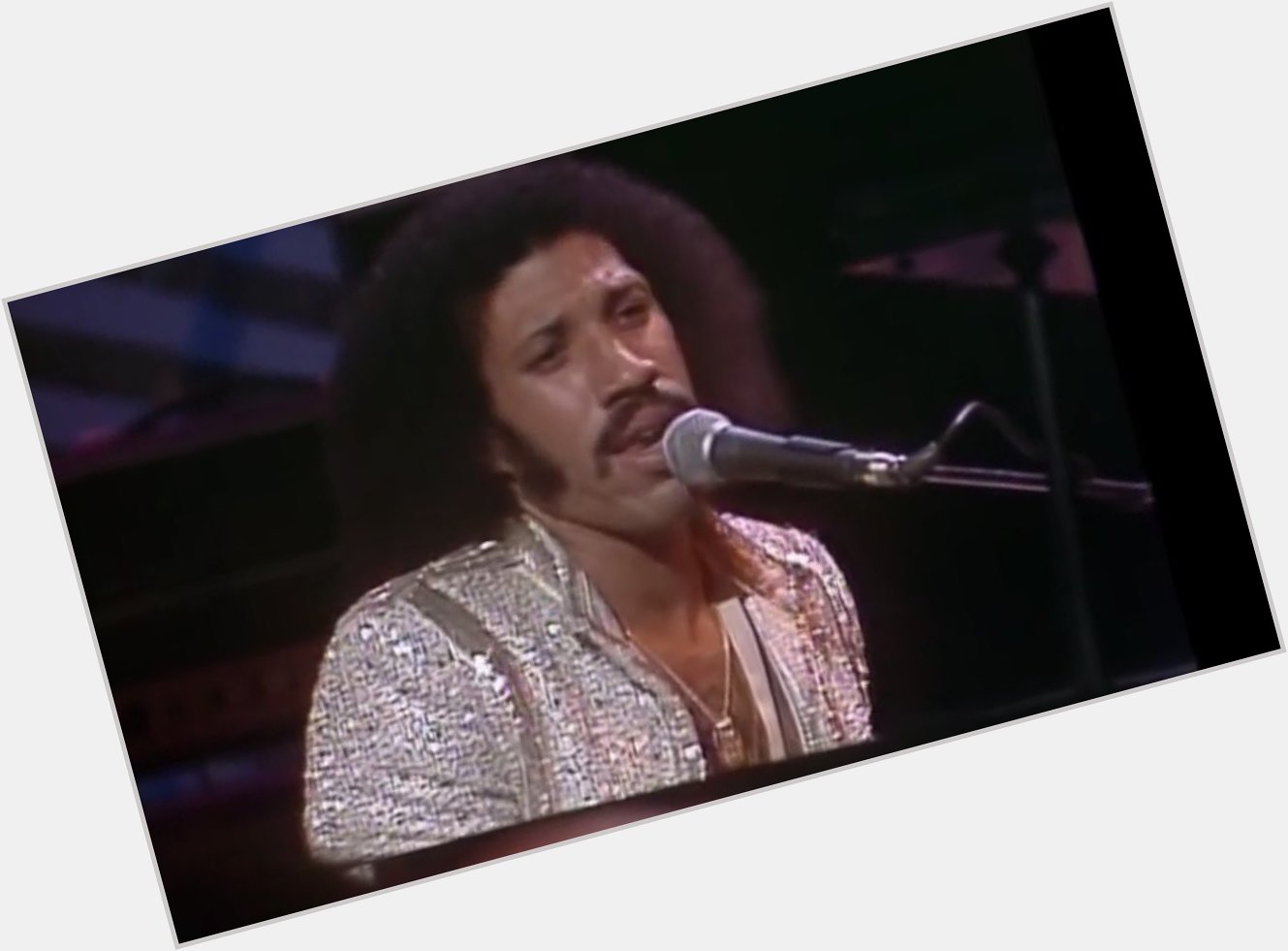 Happy Birthday Lionel Richie
(1949.6.20-) Three Times A Lady -Commodores
 