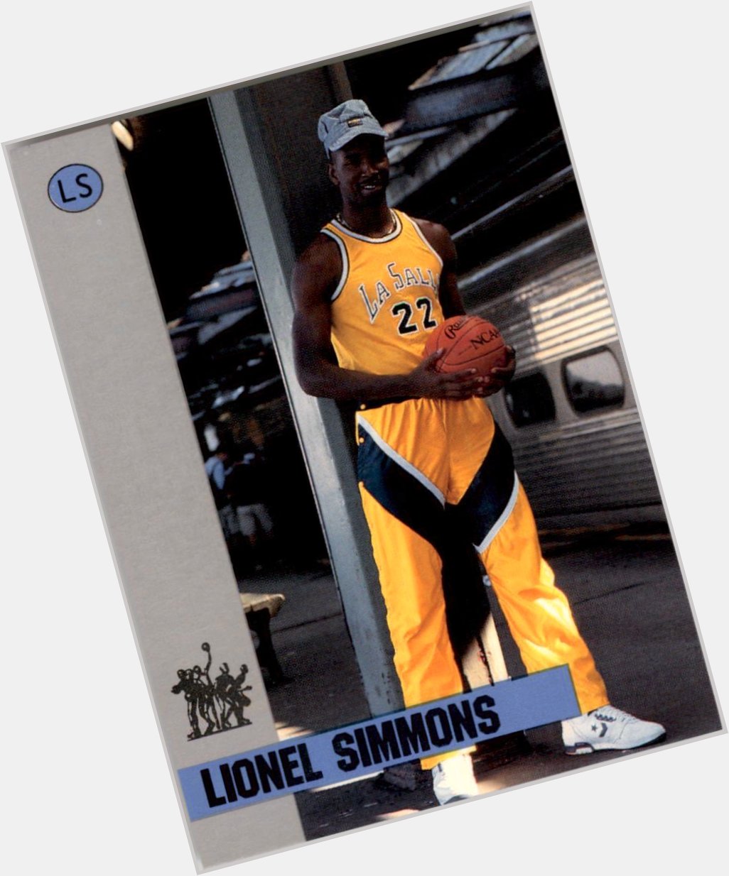 Happy birthday to the 1990 Naismith College Player of the Year and John Wooden Award winner, Lionel Simmons 