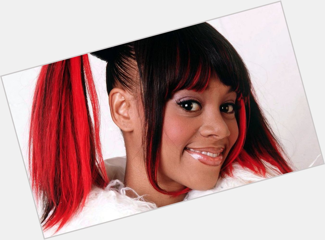 Happy Birthday to the late Lisa \" Left Eye\" Lopes!!! 