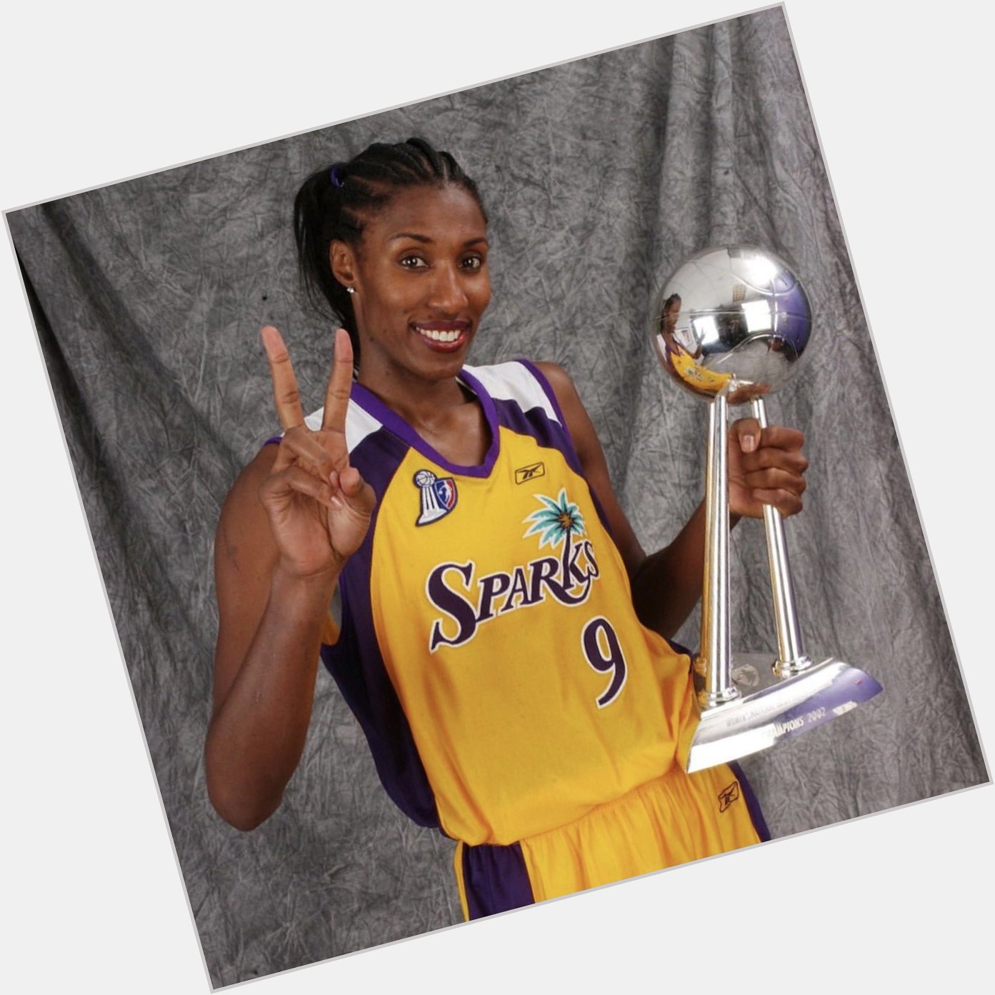 Join us in wishing WNBA LEGEND Lisa Leslie a very happy birthday 