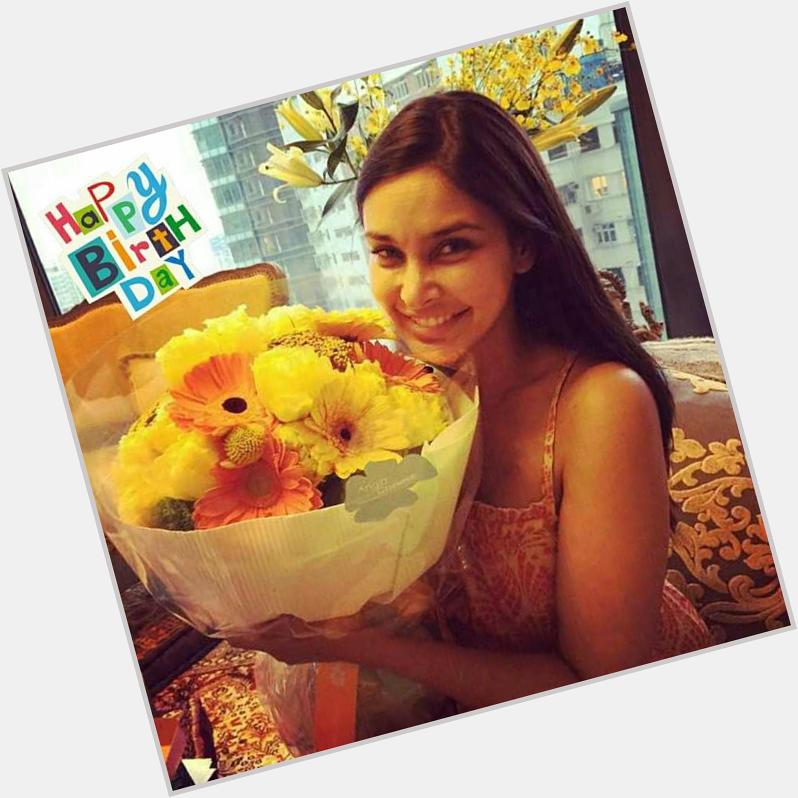 Happy Birthday Lisa Ray. One of the most prettiest actress of Last Decade.    