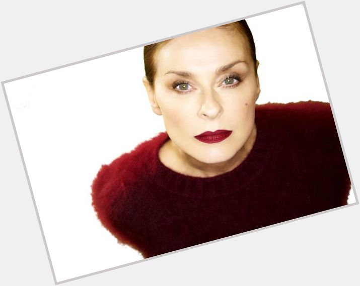 Good morning and happy birthday to singers Lisa Stansfield (49) and (28). 