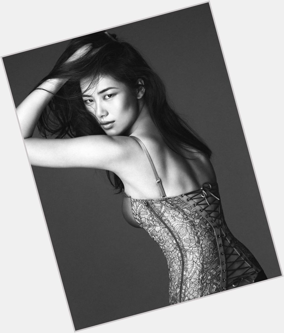 Happy Birthday to Chinese Model Liu Wen who turns 32 today 