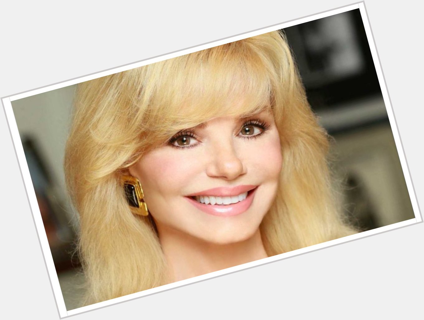 Happy Birthday to the Iconic Loni Anderson. May she always feel the love from her fans! 