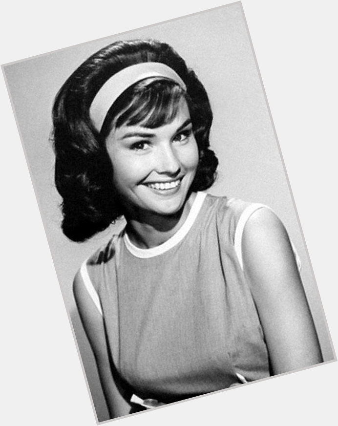 Happy Birthday actress Lori Saunders 