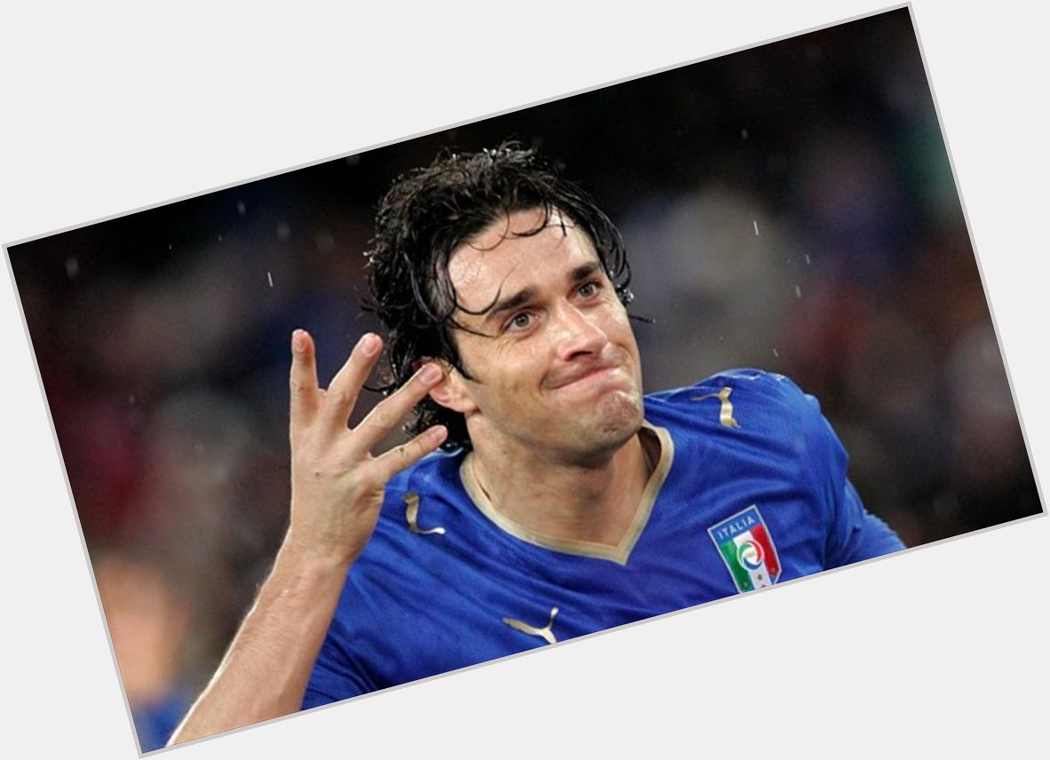  HAPPY BIRTHDAY Luca Toni turns 42 today.

World Cup winner and 92 body balance on PES back in the day. 