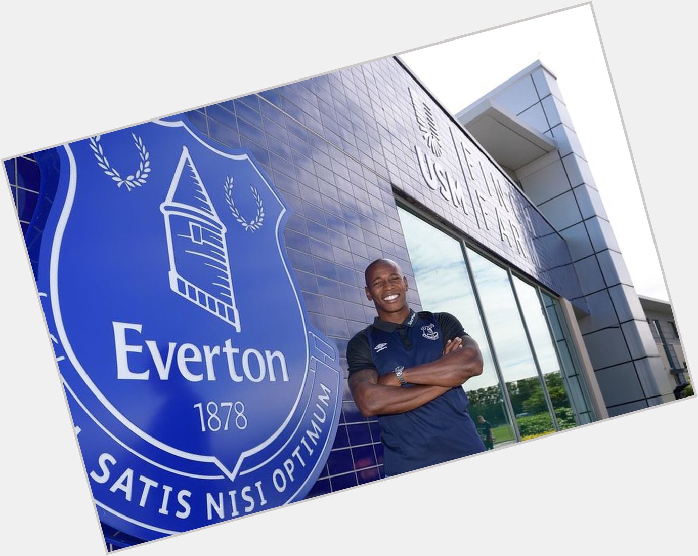  Happy 42nd Birthday to Everton assistant manager Luis Boa Morte! 