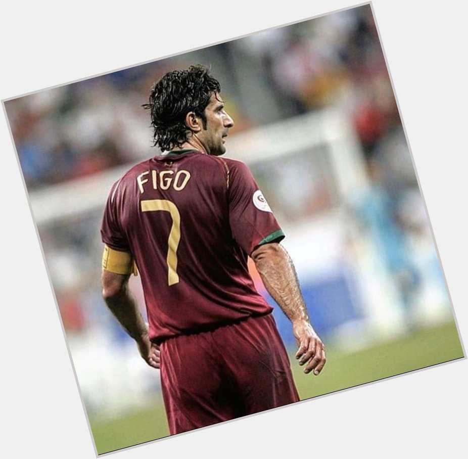  922 games  165 goals 21 trophies

Happy birthday to the legend, Luis Figo. 