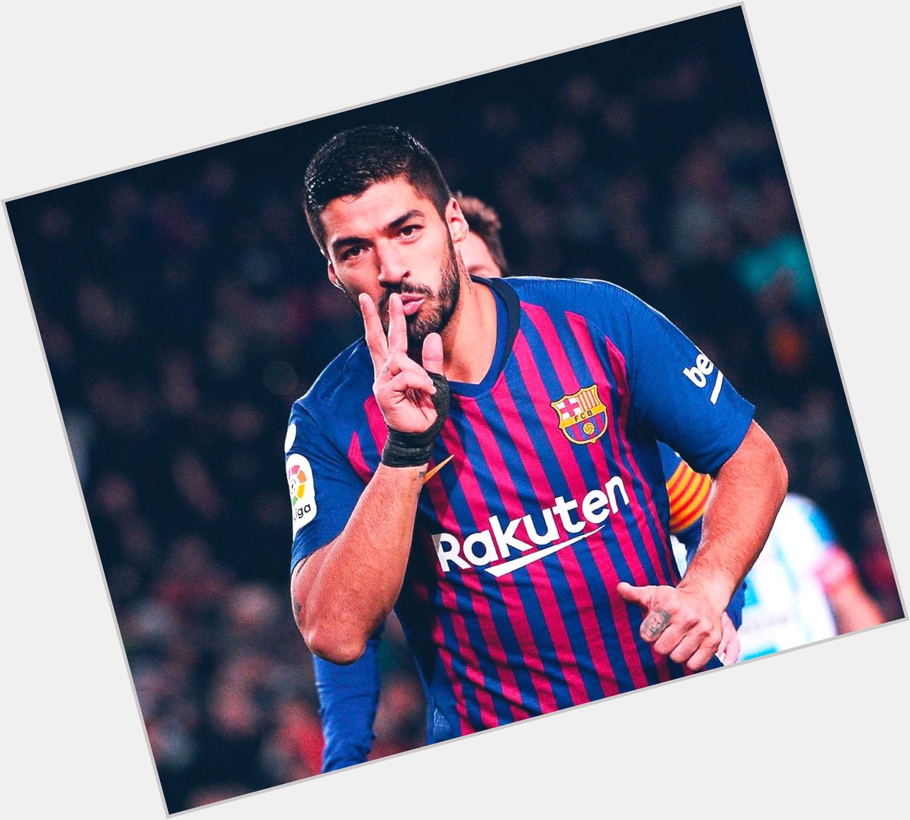 Happy birthday, Luis Suarez!

Games: 693. Goals: 442. Trophies: 17. 

One of the greatest strikers! 