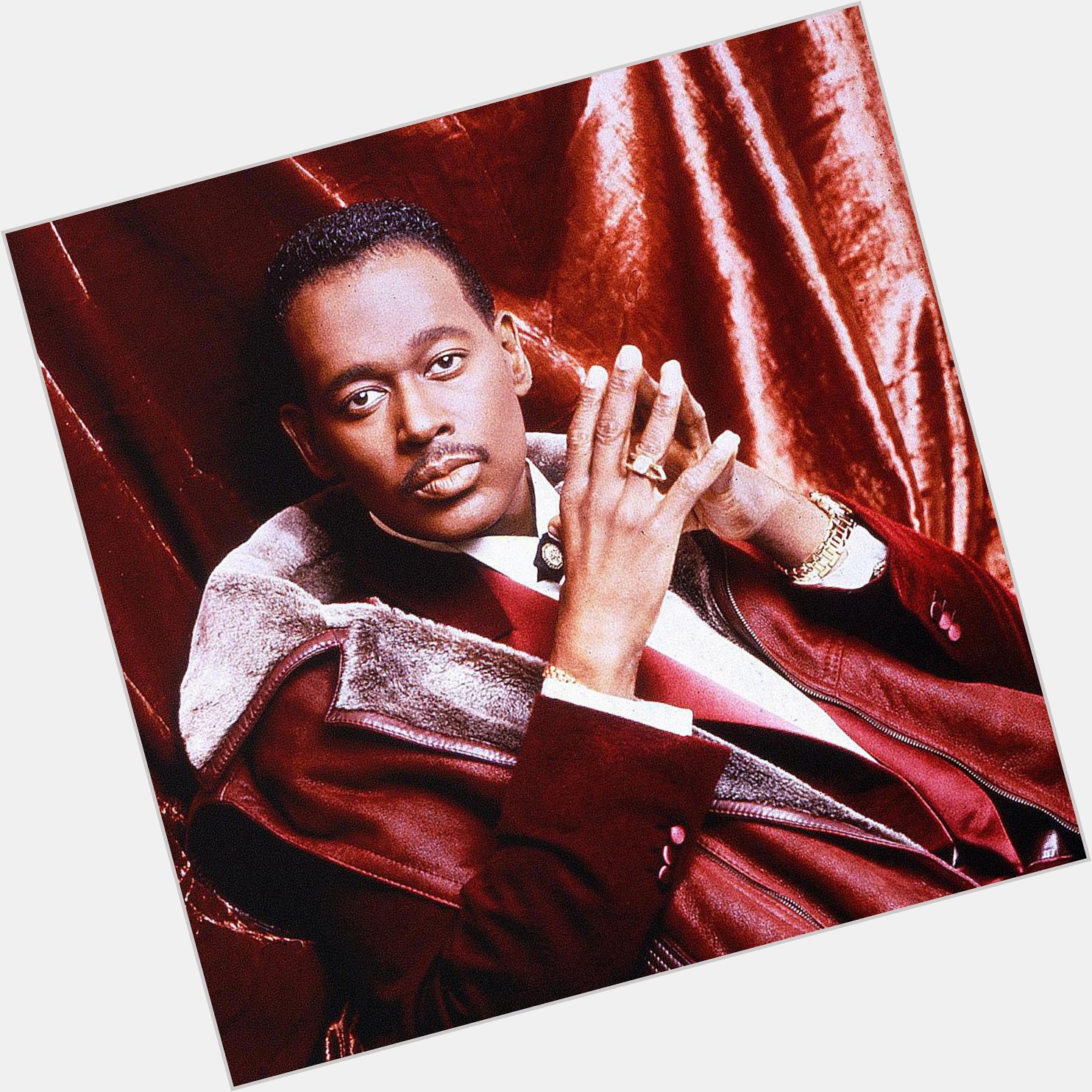 Happy 70th birthday to one of the greatest & most legendary vocalists of all time, luther vandross! 