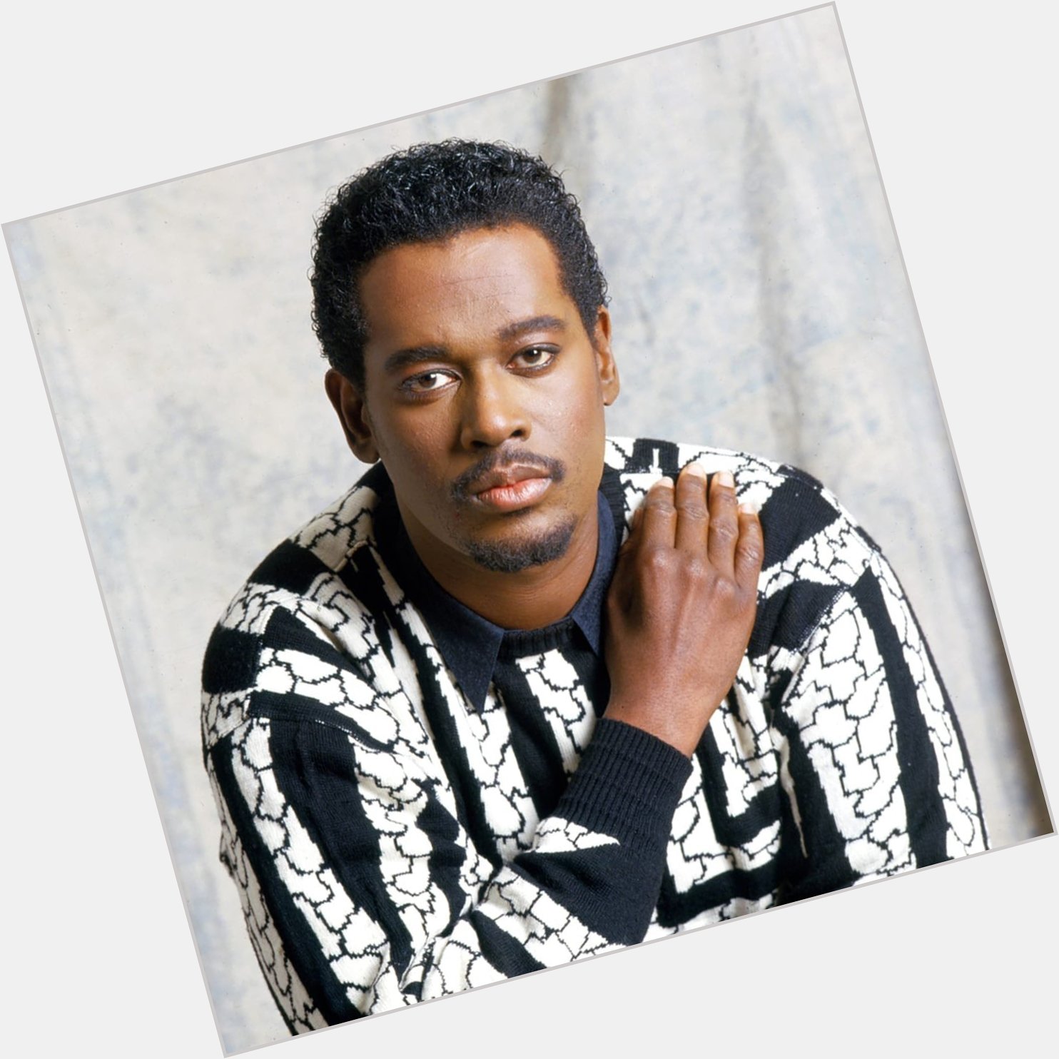 Happy Birthday to the legendary Luther Vandross. He would ve turned 72 today. 