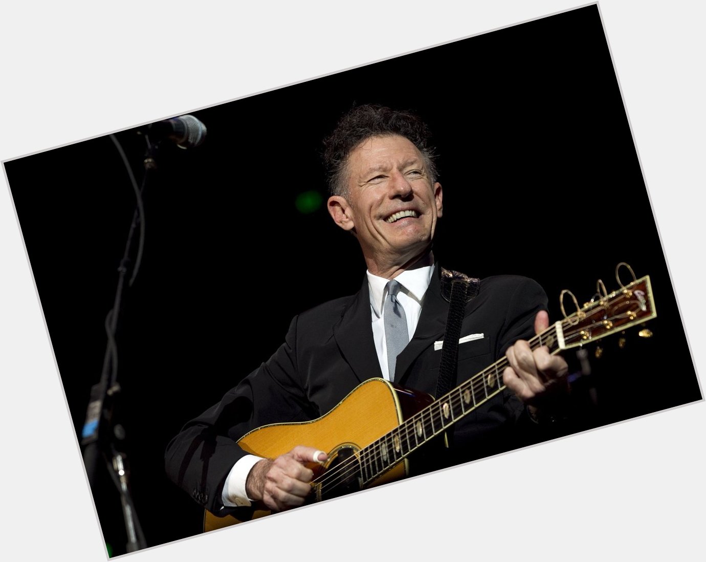 Happy 58 birthday, Lyle Lovett! A Texas legend. Your favorite LL song? 