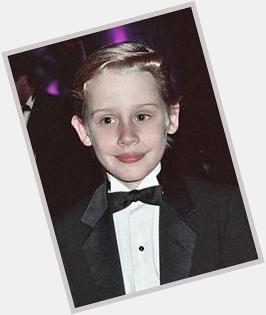 Remember this kid? Well, today is his birthday. Macaulay Culkin happy b-day! Thanks for great childhood! 
