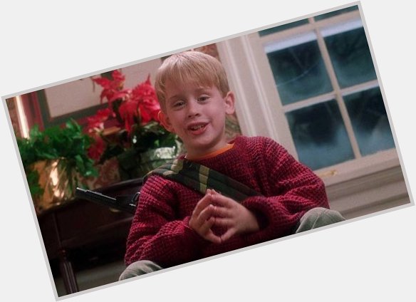 HAPPY BIRTHDAY TO THE GOAT IN MY PFP , MACAULAY CULKIN ( Kevin McCallister in Home Alone ) 