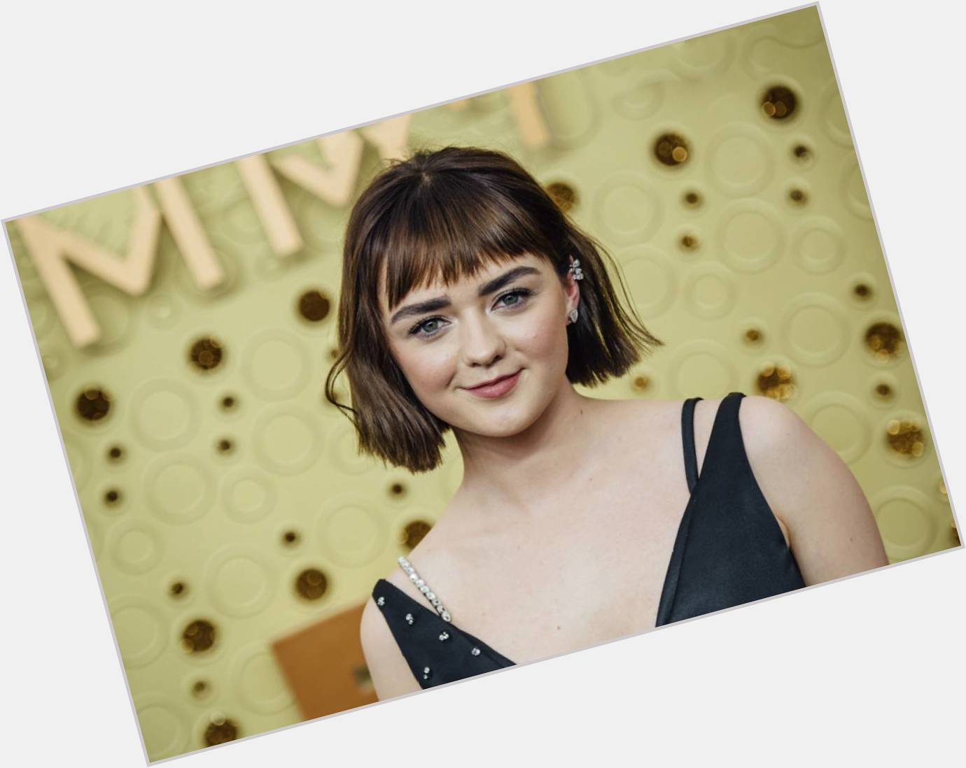 Today our eternal arya stark is completing another your name day, happy birthday maisie williams!  