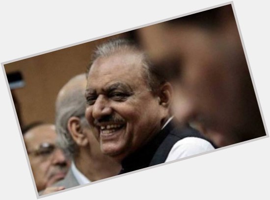 PTI :)) shahbano_Iqt: Mamnoon hussain at smiling mode, wishing a very happy birthday to razaakram 