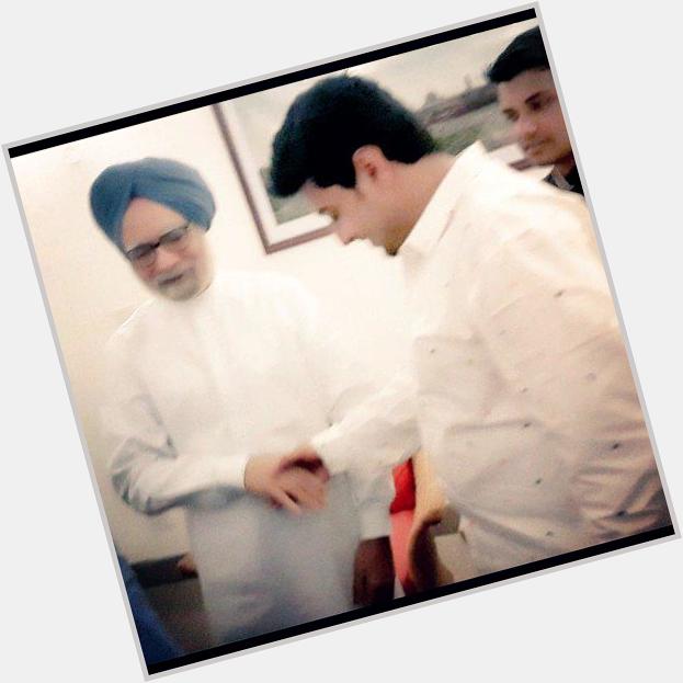 Wishing former prime minister Dr.Manmohan Singh Happy birthday on his birth anniversary 