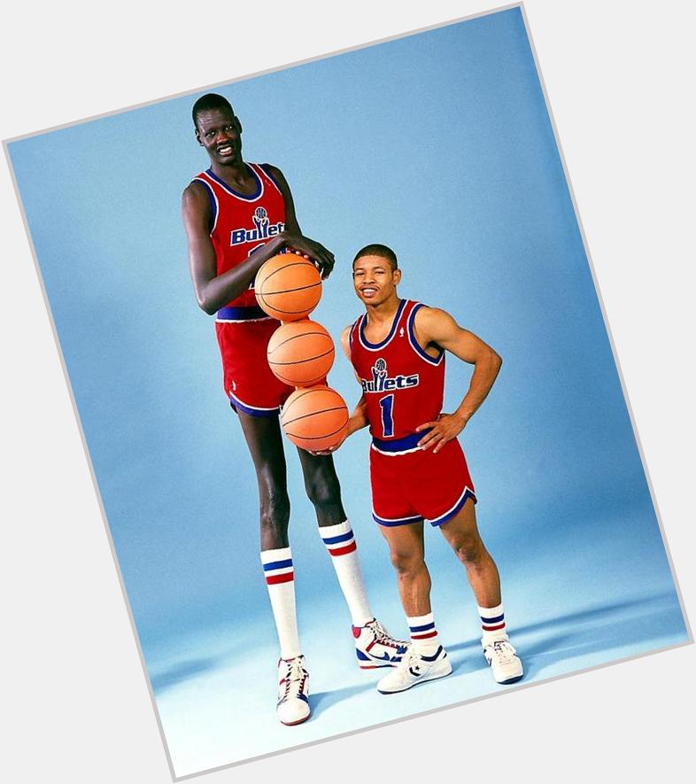 Happy birthday to a truly remarkable athlete and human being. Manute Bol would be turning 52 today. RIP. 