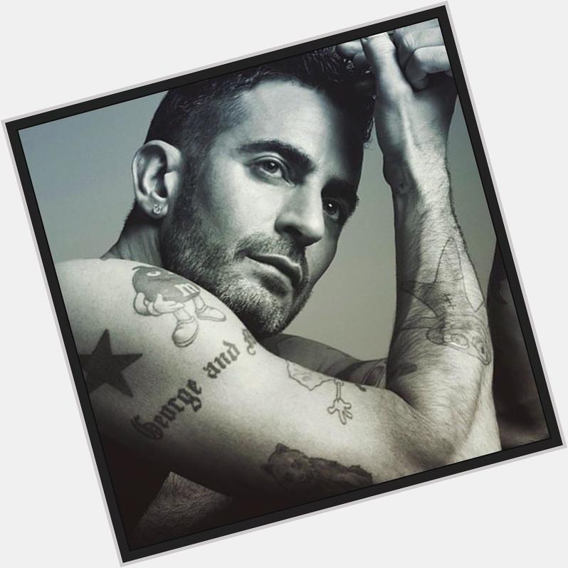 Happy Birthday, to the quirky, the talented, the one and only Marc Jacobs! We almost missed it but it is still yest 